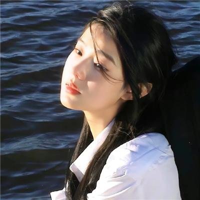鱼跃在花见